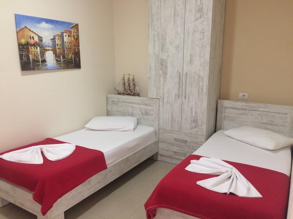 Berti Apartments Sarandë 外观 照片